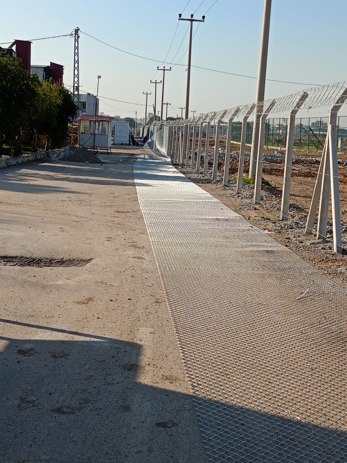 300cm Eğimli Beton Çit Direkleri